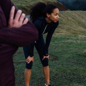Tracksmith Turnover Capri Crop Tights in Navy, XS
